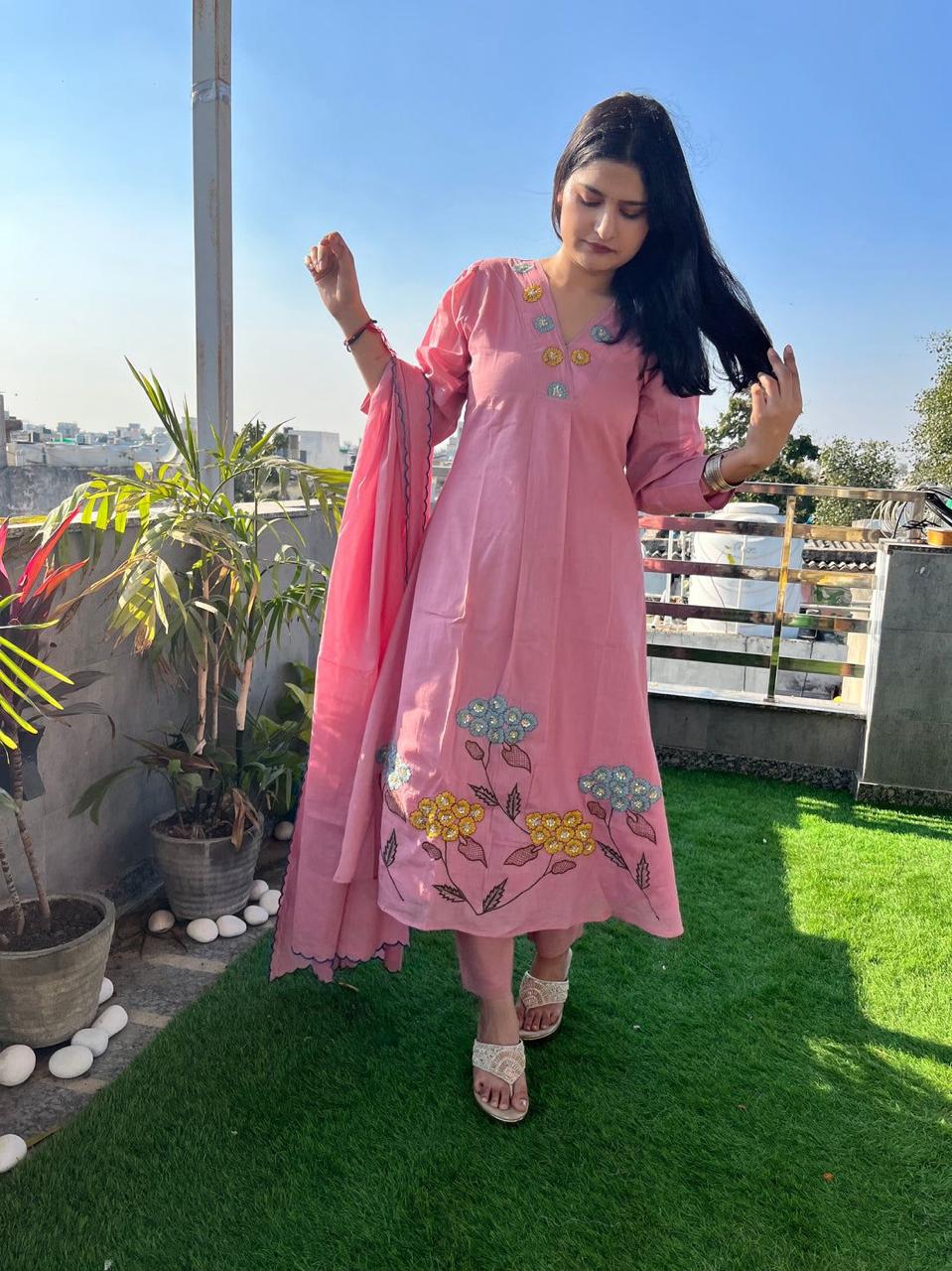 Elegant Pink Floral Embroidered Kurta Set with Dupatta